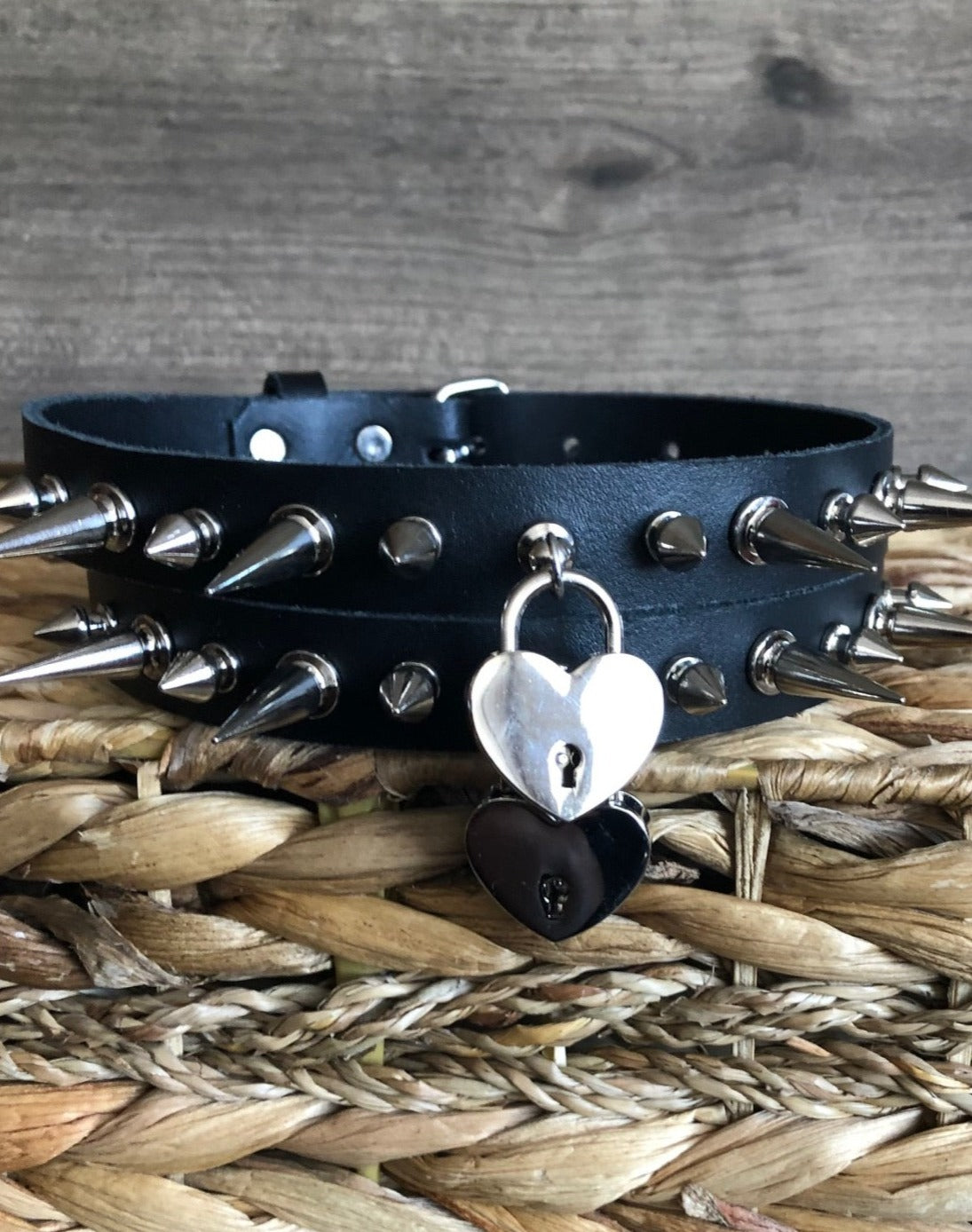 HEART LOCKET Choker ( Black )